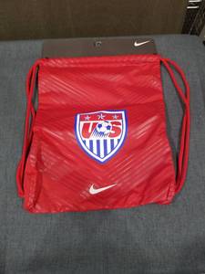 lot 2731 image: Nike USA 2014 Gymsack