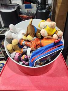 lot 2675 image: Lot of Stuffed Plush Toys and Accessories in Storage Bin