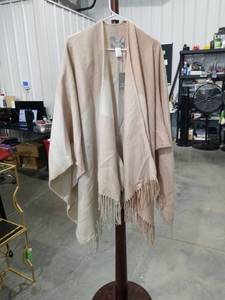 lot 2739 image: SOIA&KYO Fringed Wrap Shawl 100% Acrylic Beige