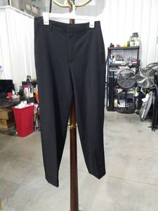 lot 2746 image: Black Dress Pants Size 8