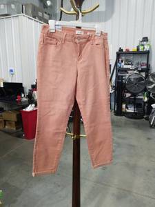 lot 2749 image: Jessica Simpson Rolled Crop Skinny Jeans, Peach Color, Size 10 Size 30