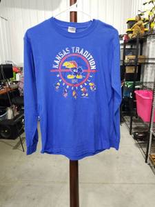 lot 2757 image: Gildan Kansas Tradition Basketball Long Sleeve T-Shirt Size S