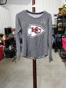 lot 2765 image: Fanatics Kansas City Chiefs LIV Long Sleeve T-Shirt Size Large