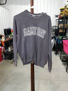 lot 2766 image: Out Collective Game Day Crewneck Sweatshirt Medium