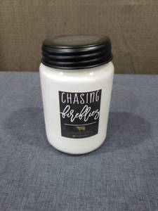lot 2777 image: Chasing Fireflies Scented Candle