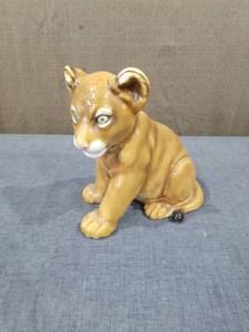 lot 2785 image: Hutschenreuther Selb Porcelain Lion Figurine Germany