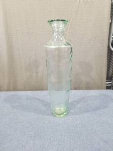lot 2789 image: Green Glass Bottle Tall Narrow Cylindrical Form