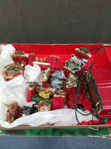 lot 2820 image: Mr Christmas Holiday Animated Carousel Circus Animals In Box 21 Songs Tested