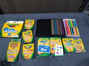 lot 2832 image: Crayola Art Supplies Lot Markers Crayons Colored Pencils Flash Cards