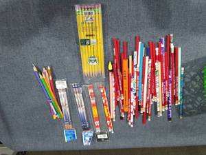 lot 2834 image: Mixed Pencil and Writing Instrument Lot Colored Pencils Graphite Yellow