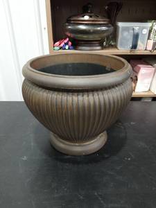 lot 2837 image: Ribbed Bowl Planter with Pedestal Base Plastic