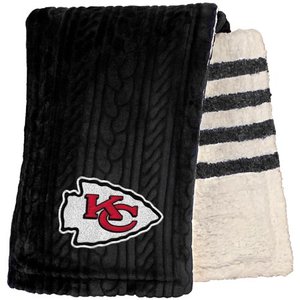 lot 2860 image: Kansas City Chiefs 60 x 70 Cable Knit Sherpa Stripe Plush Blanket