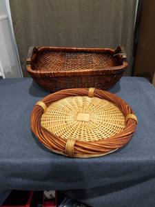 lot 2863 image: 2 Woven Baskets