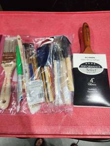 lot 3318 image: Paint Brush Lot with Performance Select Silver Series 4 100mm Tapered Filament Brush