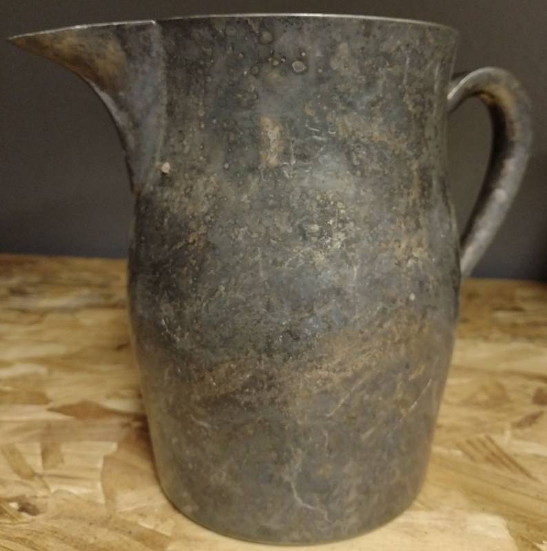 lot 564 image: Pewter Pitcher with Handle DP60