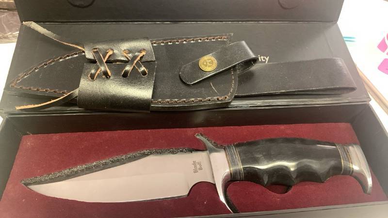 lot 2 image: 11 inches total length Heritage Hunter B301X Fixed Blade Knife with Sheath �� 6.1 Clip Point D2 Steel Blade with Bull-horn Handle, Field Hunting Knife for Men, Ideal for Camping, Survival, Tactical, Outdoor and Gift
