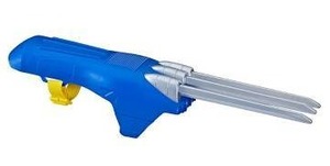 lot 17718 image: Marvel Studios X-Men 1997 Wolverine Slash Action Claw Role Play Toy