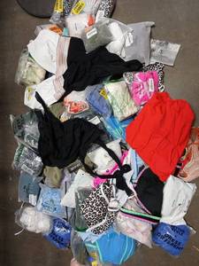 lot 60712 image: Huge Lot of Swimsuits ASSORTED SIZES AND STYLES