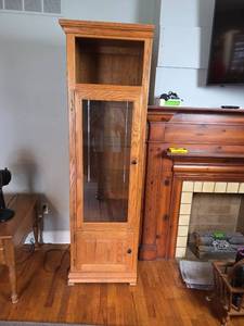 lot 106 image: Wood Glass Door Display Cabinet Curio Shelving Unit- Matches Lot 105