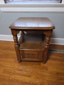 lot 110 image: Wood Side Table - See pics for damages