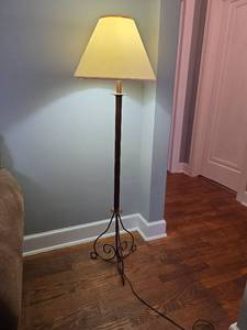 lot 120 image: 3-Way Floor Lamp with Cream Shade and Decorative Base