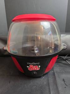 lot 134 image: West Bend Stir Crazy Popcorn Popper Model 82707