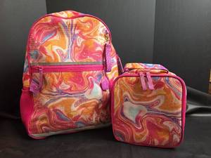 lot 140 image: 2-Piece Backpack and Lunch Box Set
