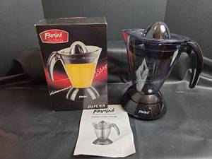 lot 151 image: New Parini 34 Ounce Citrus Juicer