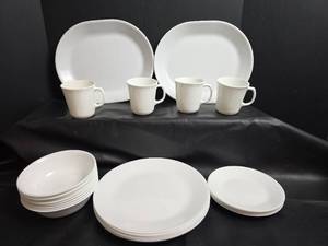 lot 170 image: Corelle by Corning Dinnerware Set 24 Pieces