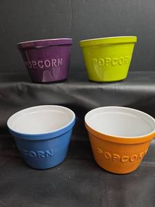 lot 171 image: 4 Bella Popcorn Bowls