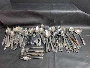 lot 180 image: Mixed Flatware 104 Pieces