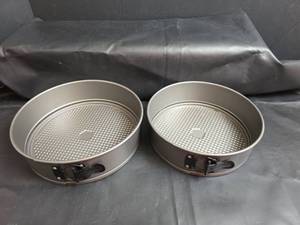lot 188 image: 2 Springform Bake Pans