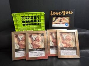 lot 230 image: Photo Frames 5x7 and 4x6 in Crate