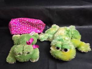 lot 240 image: Plush Toy Set with Pink Star Cosmetic Bag
