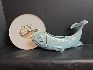 lot 259 image: MCM Stanford Ware Ceramic Koi Fish Planter #285 with Decorative Plate