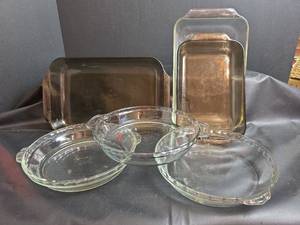 lot 272 image: Glass Bakeware