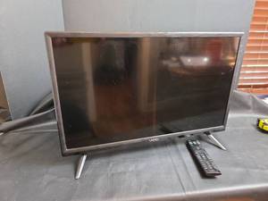 lot 287 image: VIZIO D24h-G9 24 inch LCD Television with Remote