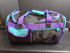 lot 290 image: Travel Gear Duffel Bag Purple Turquoise