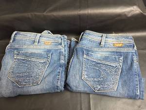 lot 318 image: Silver Jeans (Tia) Size 3133 2 Pair