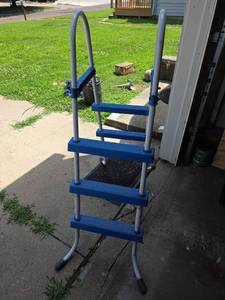 lot 524 image: Kikkoman Pool Ladder 4-Step
