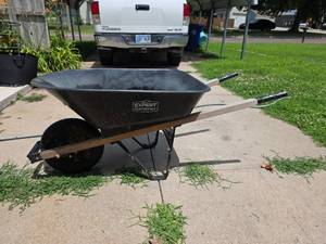lot 528 image: Expert Gardener Wheelbarrow