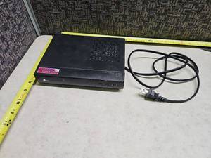 lot 1010 image: Zenith Digital TV Tuner Converter Box DTT901