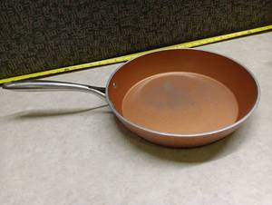lot 2035 image: Gotham Steel 10 Inch Frying Pan