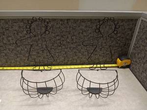 lot 2052 image: Metal Wire Wall Planters Decorative Figure Pair 2 Piece Set