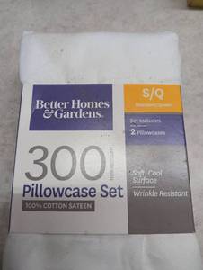 lot 2057 image: Better Homes & Gardens 300 Thread Count StandardQueen Pillowcase Set 2-Pack