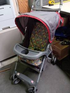 lot 2061 image: Cosco Baby Stroller with Canopy