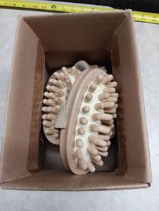 lot 2063 image: Lot of 5 Wooden Body Massage Brush with Natural Bristles Oval Shape