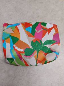 lot 2074 image: Floral Print Zippered Pouch with Pink Pull Tab