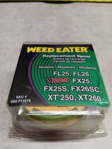 lot 2075 image: Weed Eater Replacement Spool FL25 FL26 FX25 FX25S FX26SC XT250 XT260