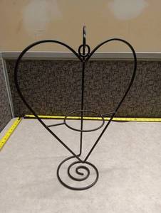 lot 2098 image: Black Wire Heart-Shaped Decorative Stand with Spiral Base